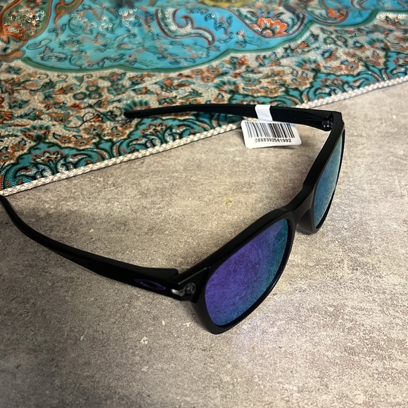 Oakley Objector Sun glasses - Picture 4 of 4